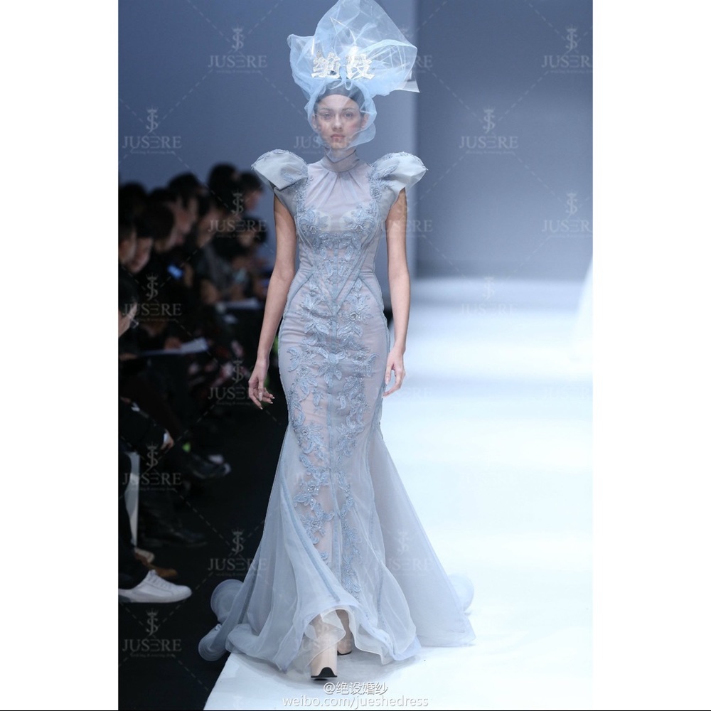 Wedding gown / night gown size US4